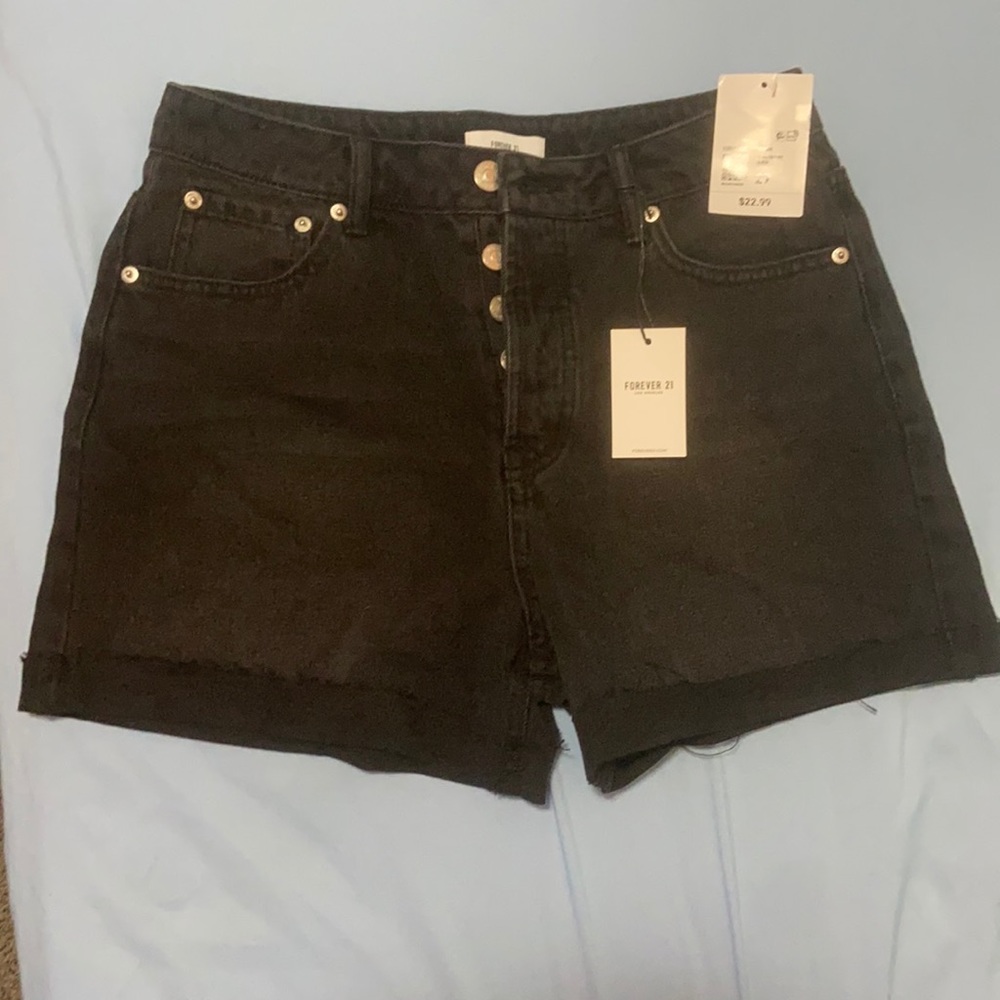 Super cute black denim shorts
